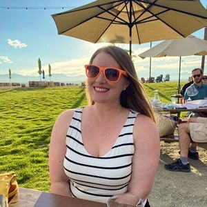 Meet your Posher, Kelly